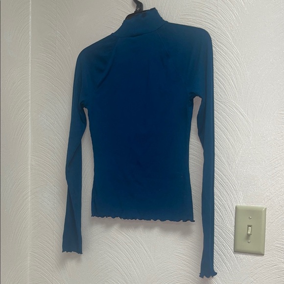 Elegant Blue Long Sleeve Women's Top - Picture 5 of 6